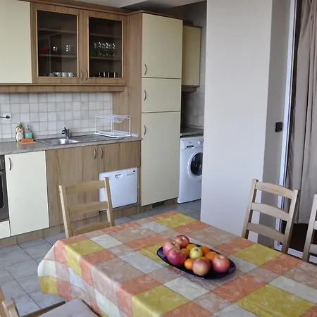5 Slivnitsa Apartment *